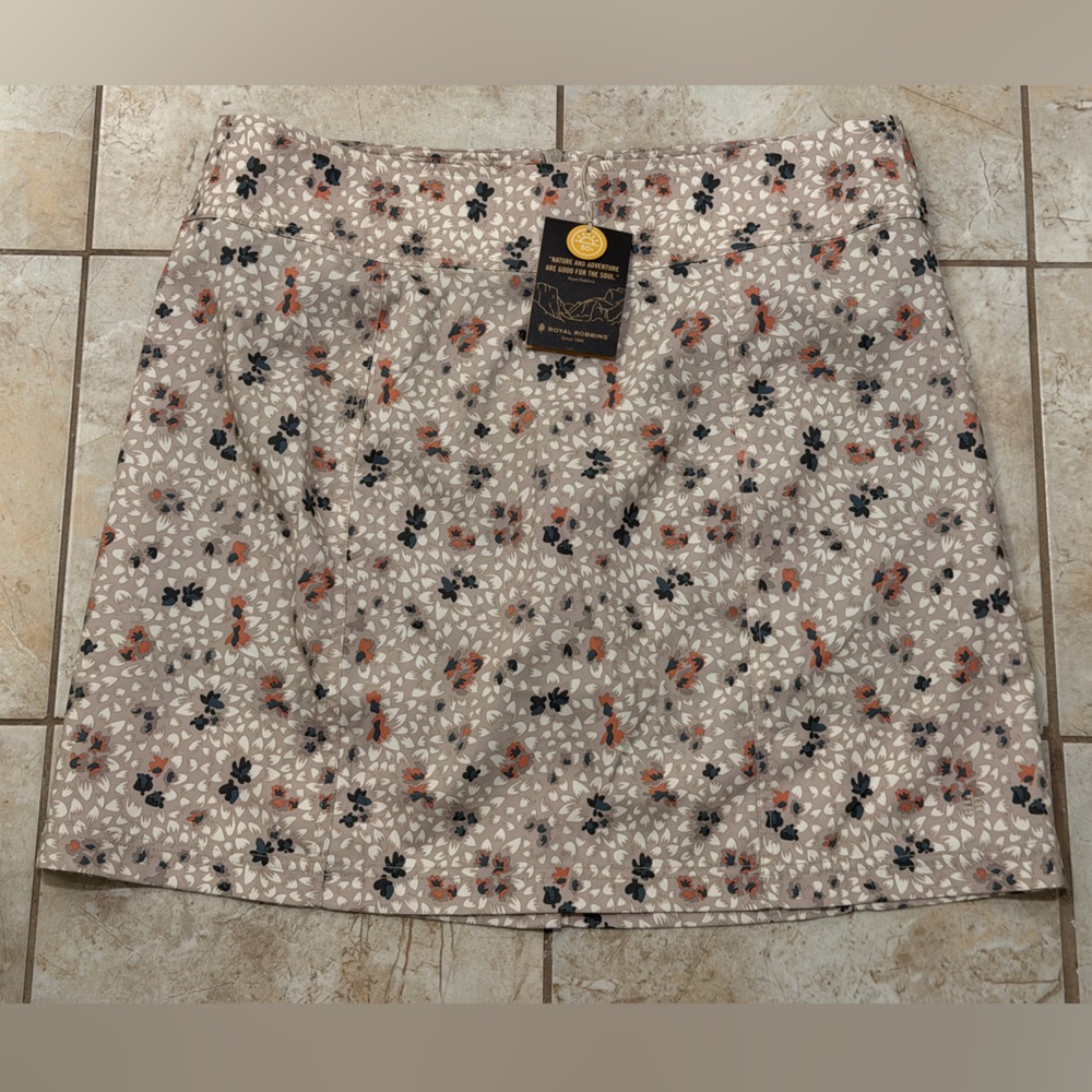 Royal Robbins Discovery III Printed Skort Floral Size 14 NWT